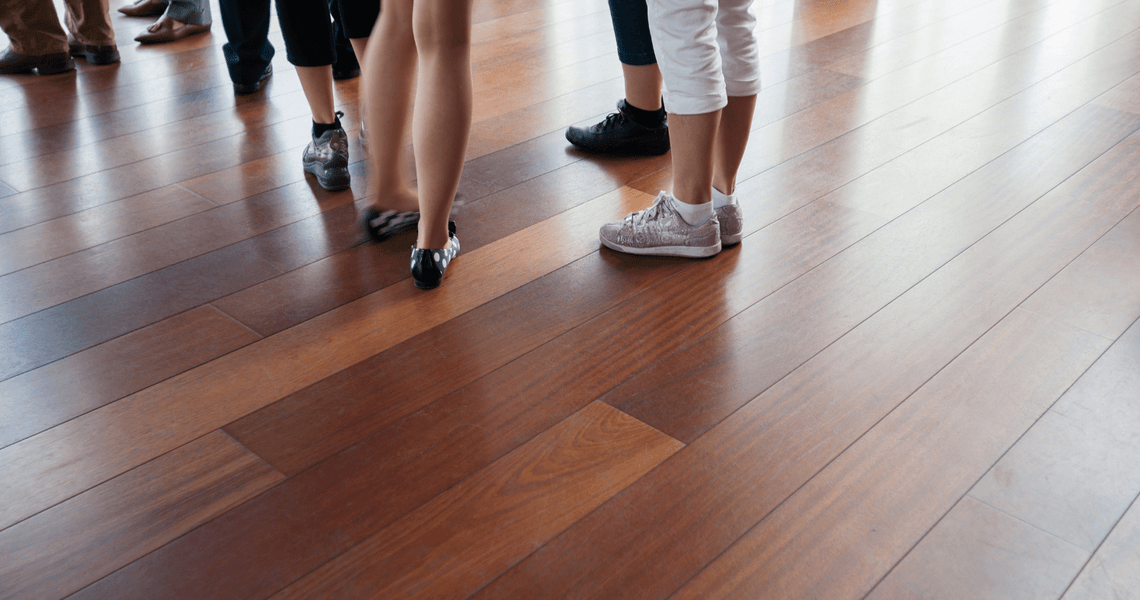 COME PULIRE IL PARQUET: I SEGRETI PER IL TUO LEGNO