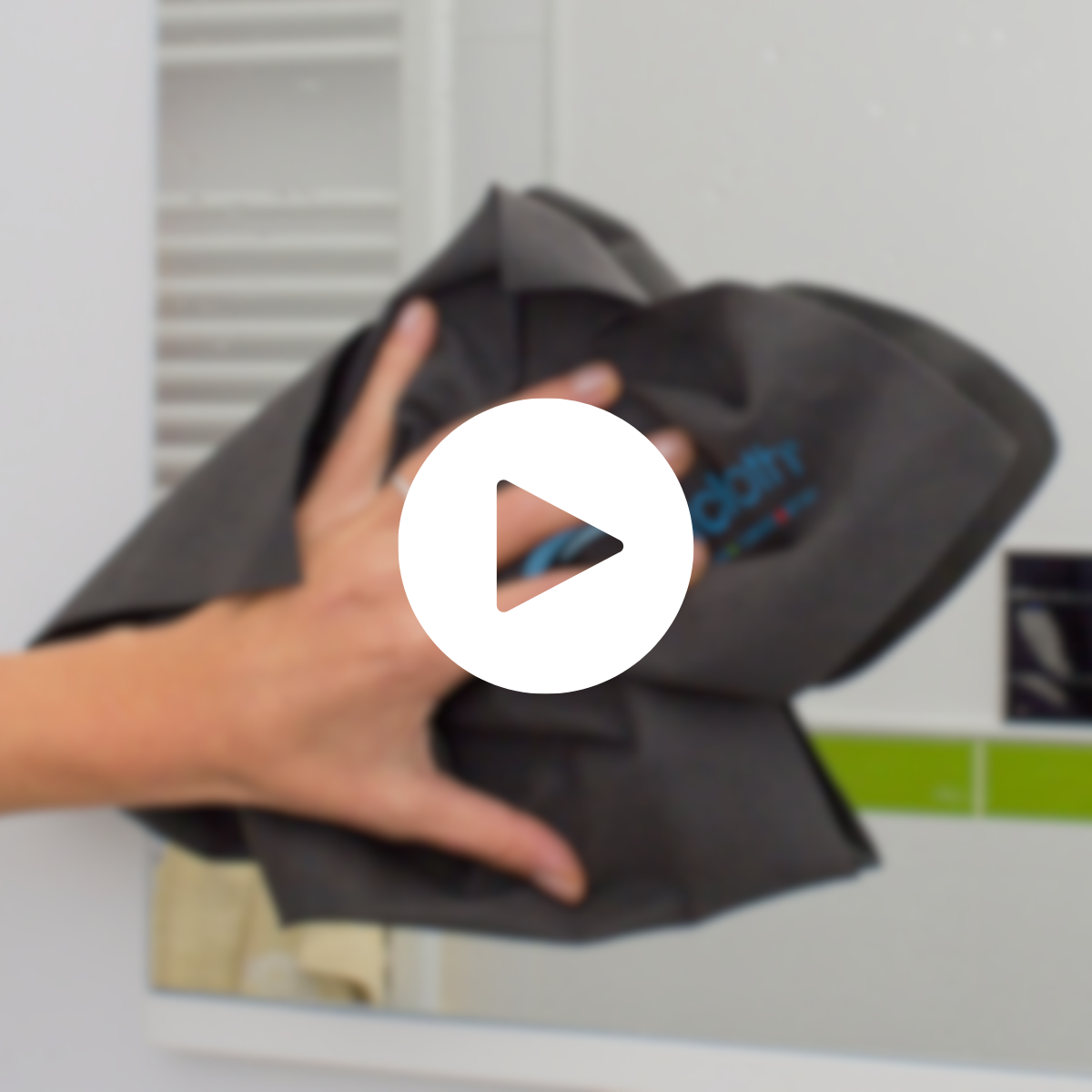 Scracchio solo con acqua rende semplici e veloci le pulizie di tutte le superfici