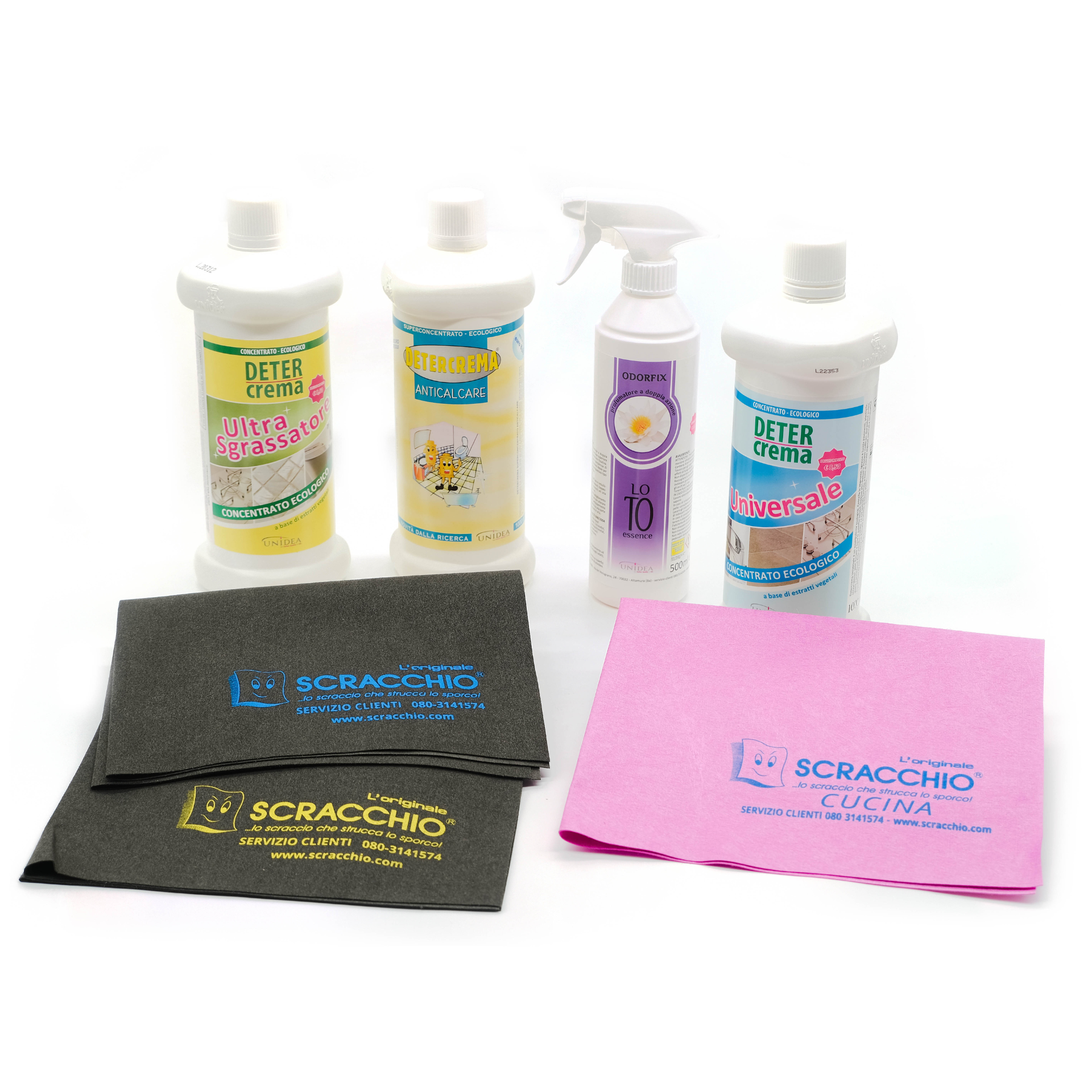 Set Igiene Casa Ultra su sfondo bianco.